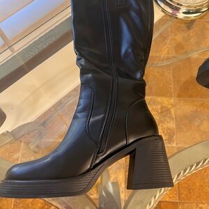Women's Boots Black Platform Style Size 10 New